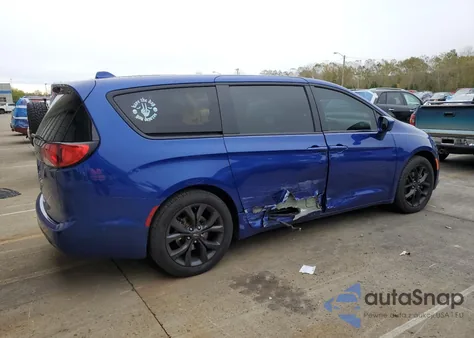 2019 Chrysler Pacifica Touring Plus z USA, uszkodzony, nr VIN 2C4RC1FG5KR629089